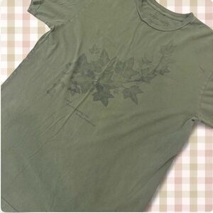 TAYLOR SWIFT SUPER RARE AND DISCONTINUED EVEMORE “IVY” SHIRT!!